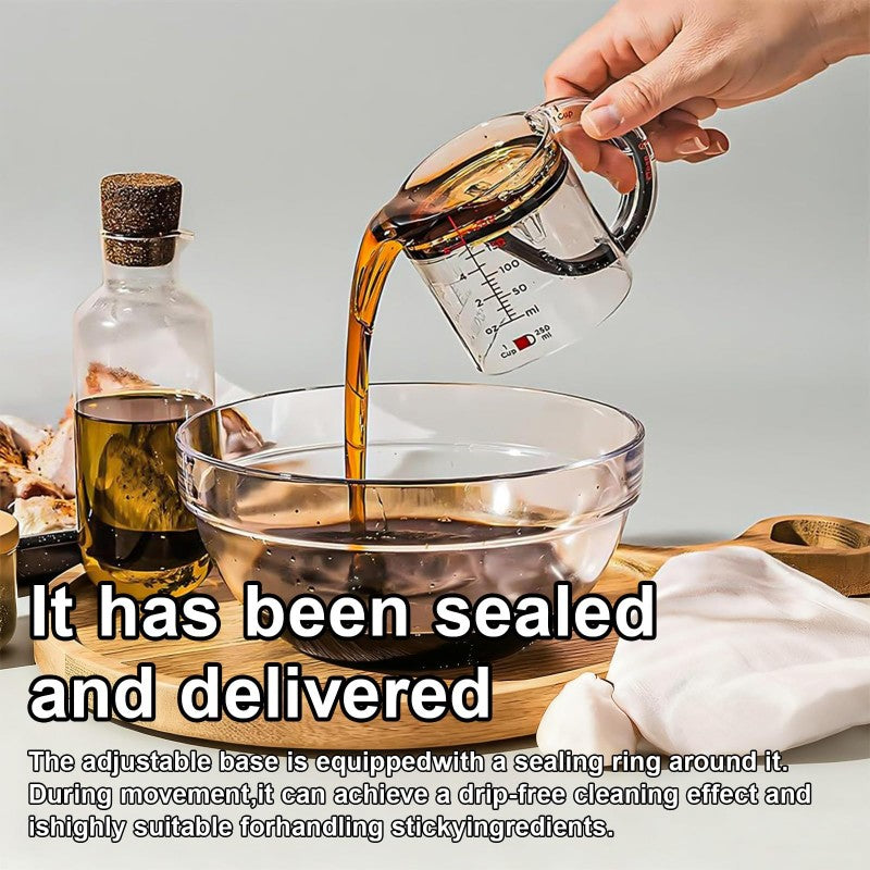 TECH ESSENTIALS — Adjustable Measuring Cup