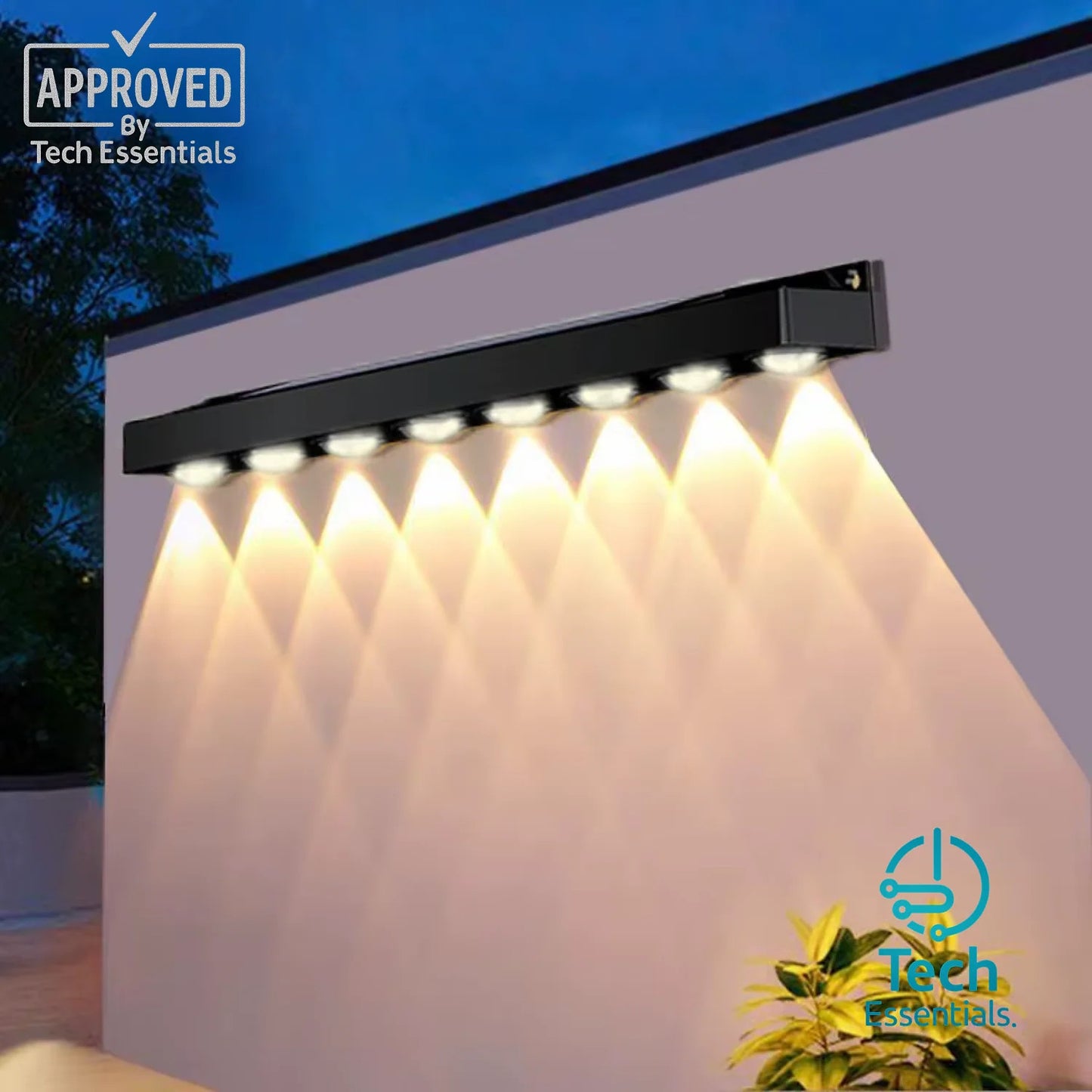 TECH ESSENTIALS — Solar Powered Wall Lamp