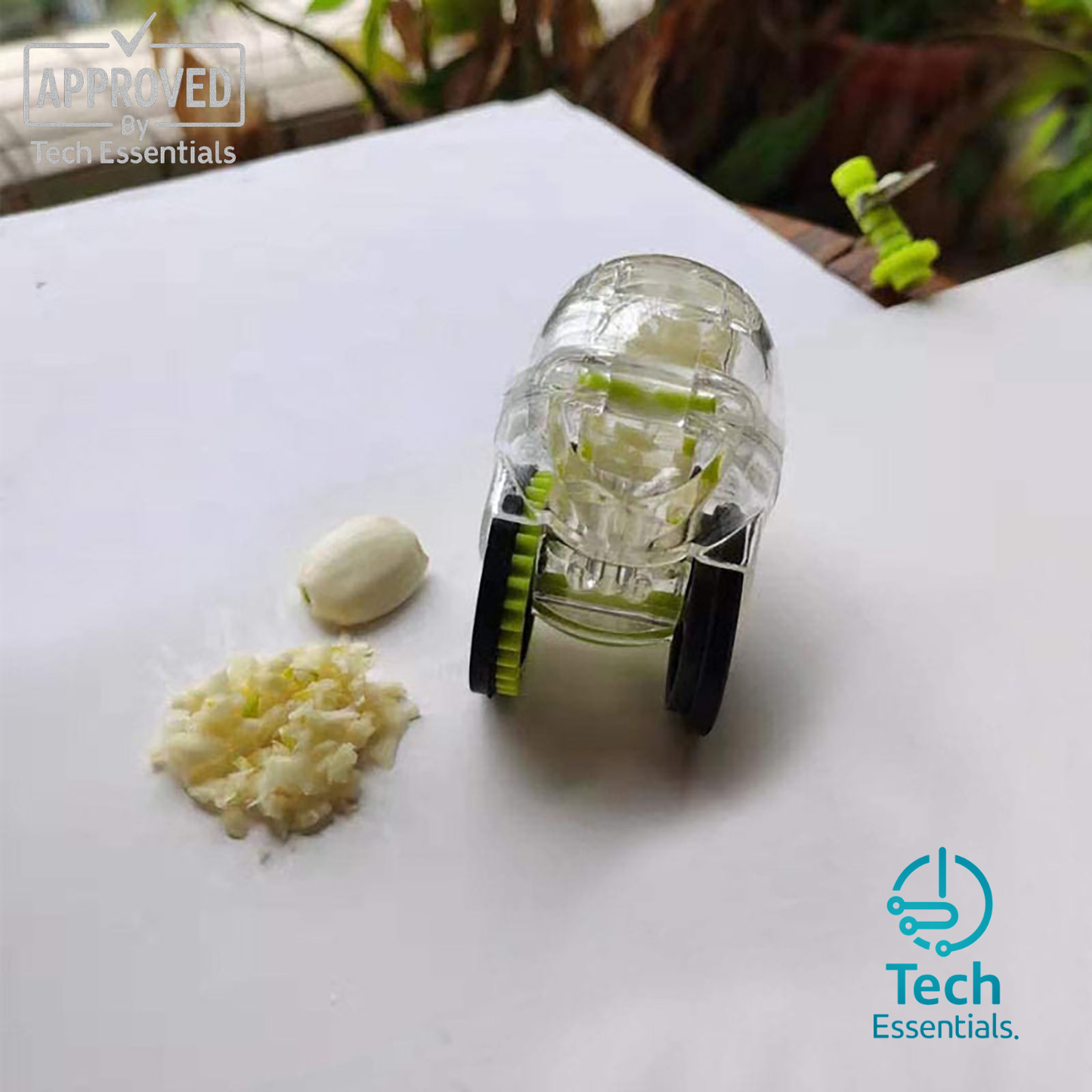 TECH ESSENTIALS — Rolling Garlic Chopper