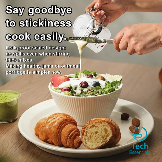 TECH ESSENTIALS — Adjustable Measuring Cup
