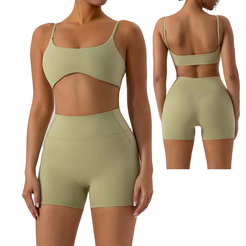 TECH ESSENTIALS — Womens Tech Wear 