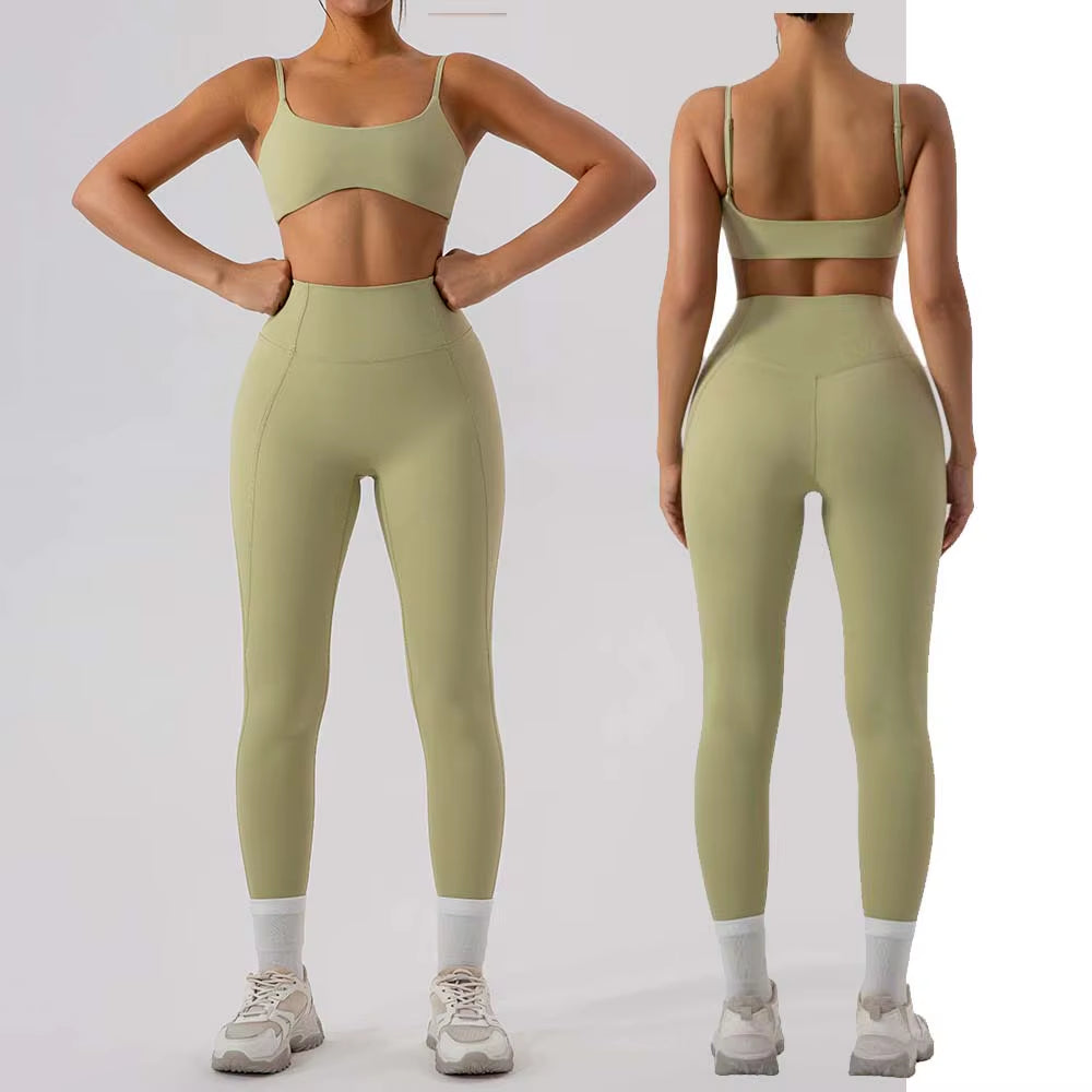 TECH ESSENTIALS — Womens Tech Wear 