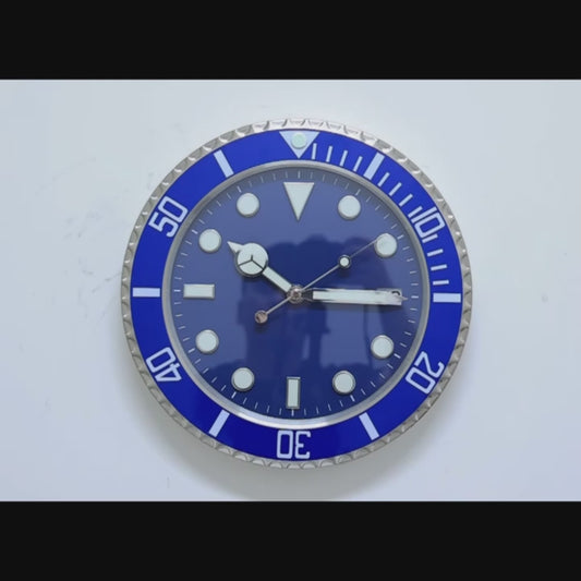 TECH ESSENTIALS — Luxury Wall Clock